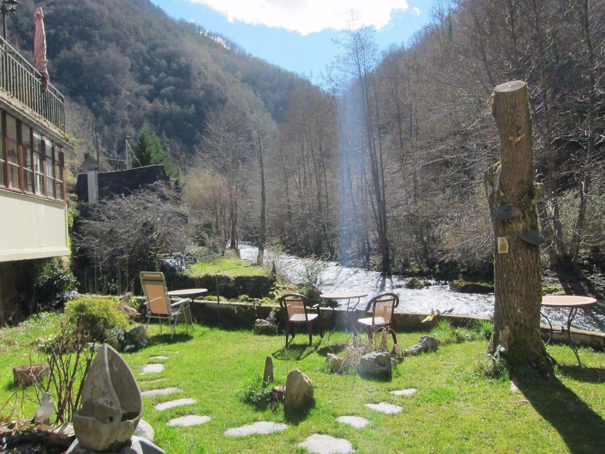 Auberge Des Deux Rivieres Seix Dış mekan fotoğraf